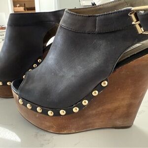 Stylish Black Leather Platform Sandals